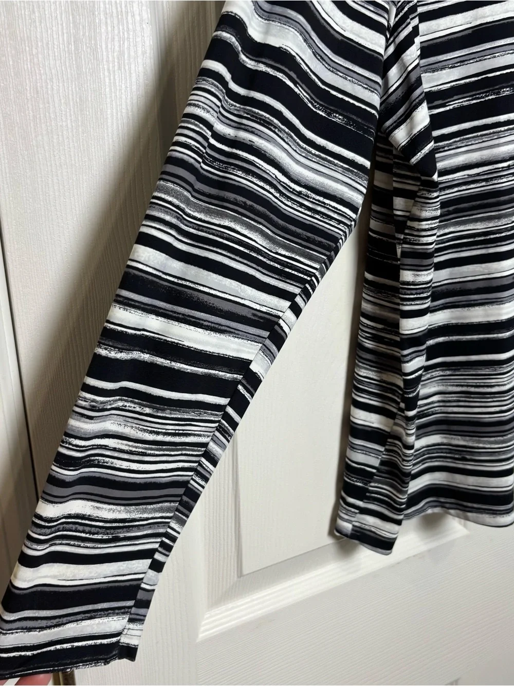 Lands' End Women’s Rash Guard 1X Swimwear Long Sleeve Black White Stripes Resort